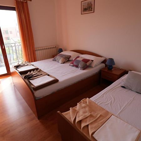 Apartments Perina Шибеник Екстер'єр фото