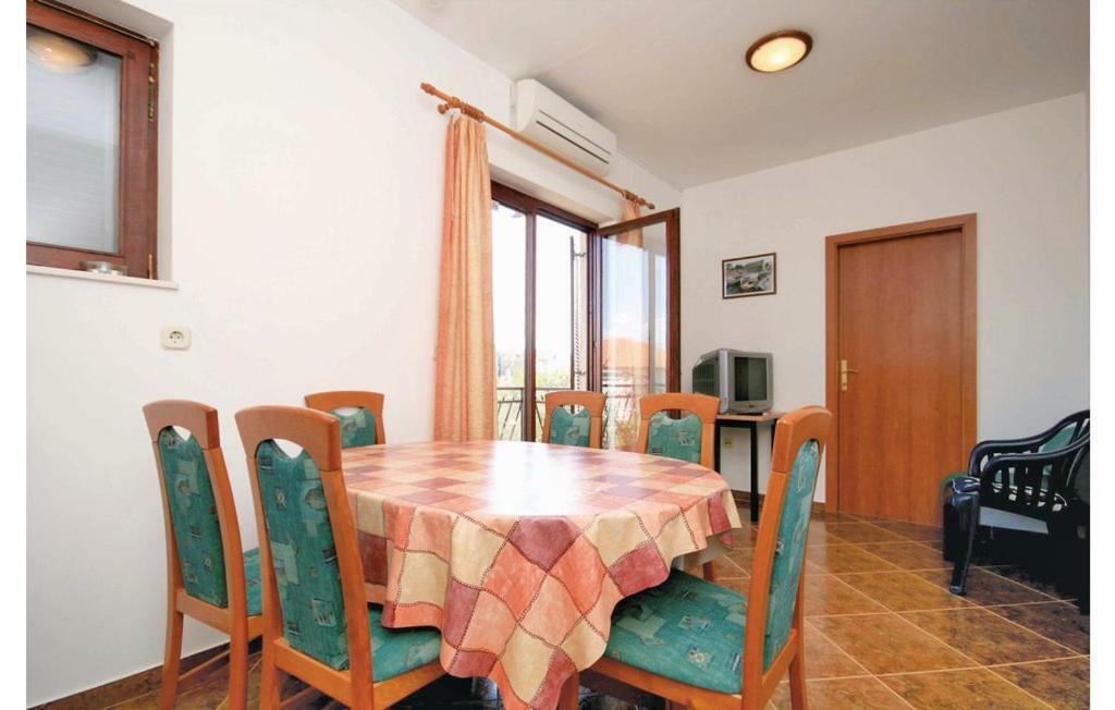 Apartments Perina Шибеник Екстер'єр фото
